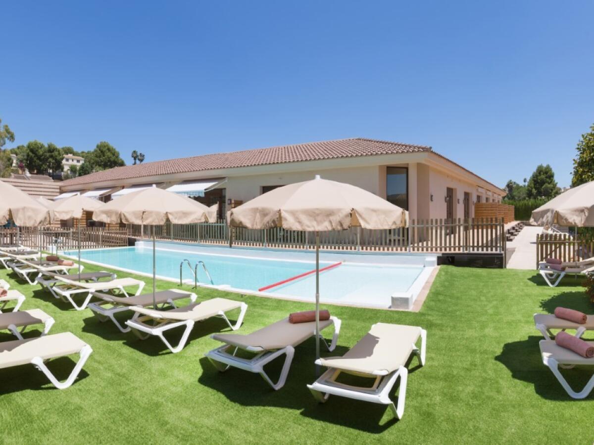 Commercial 16 Bedrooms for sale in Javea