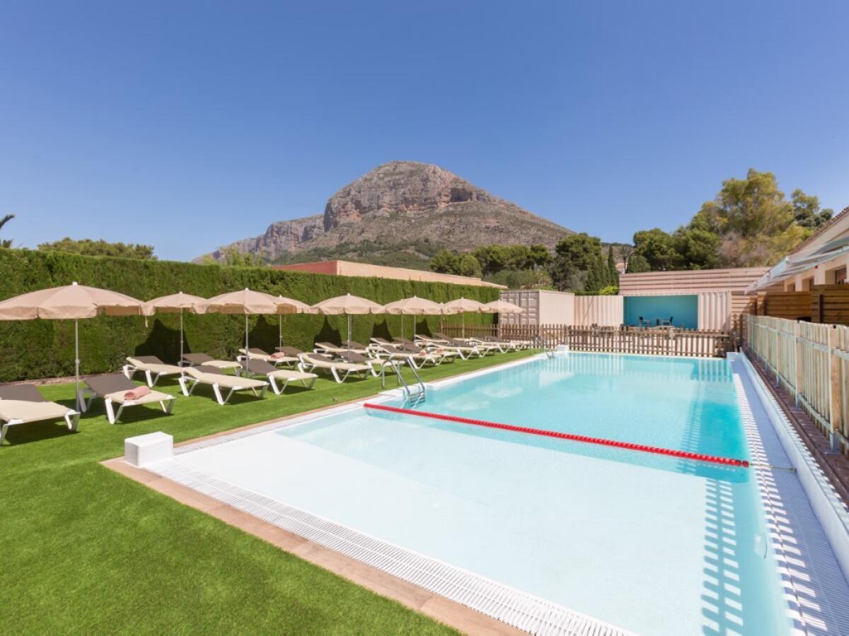 Commercial 16 Bedrooms for sale in Javea