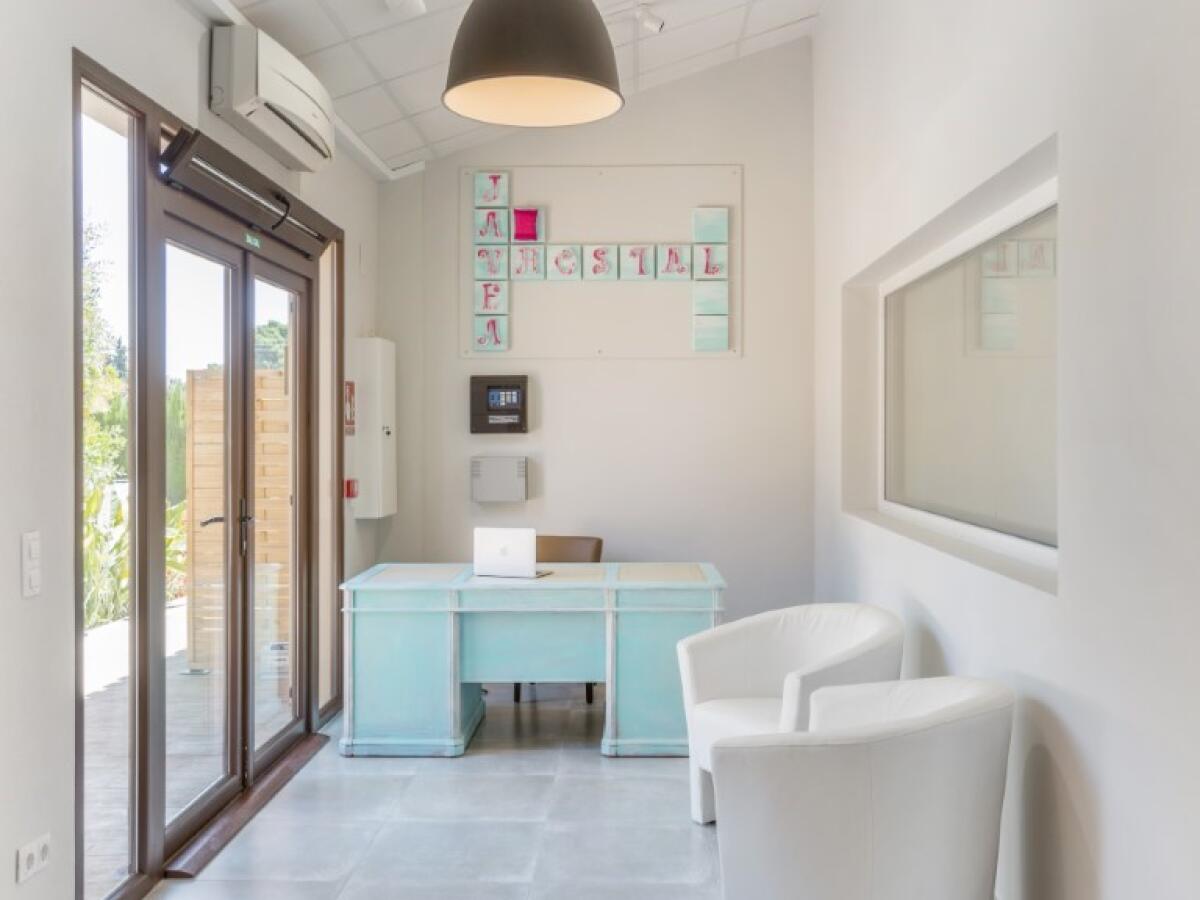 Commercial 16 Bedrooms for sale in Javea