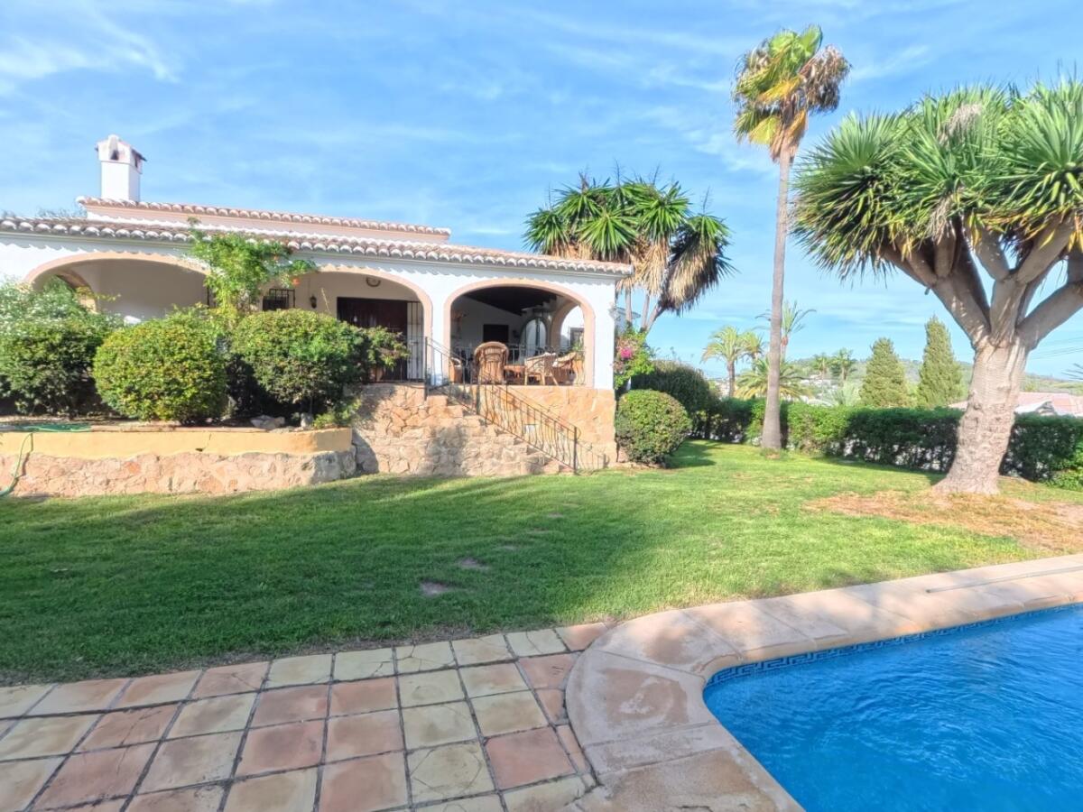 Spacious and Charming Villa in Prime Location Near Jávea Golf Club