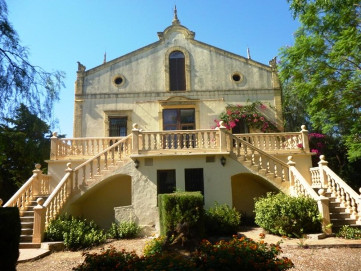Villa 8 Bedrooms for sale in Denia