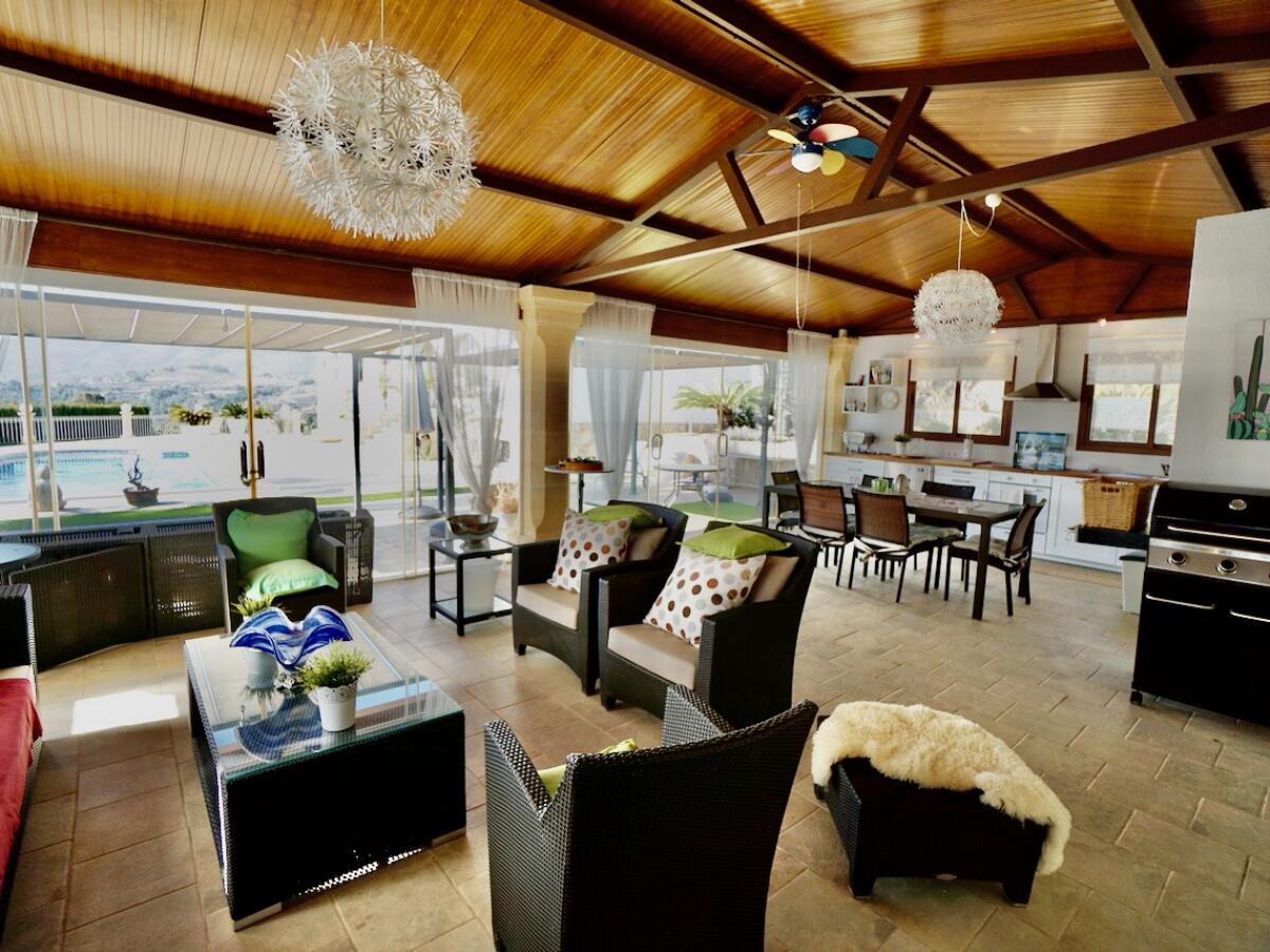 Finca 5 Bedrooms for sale in Benissa