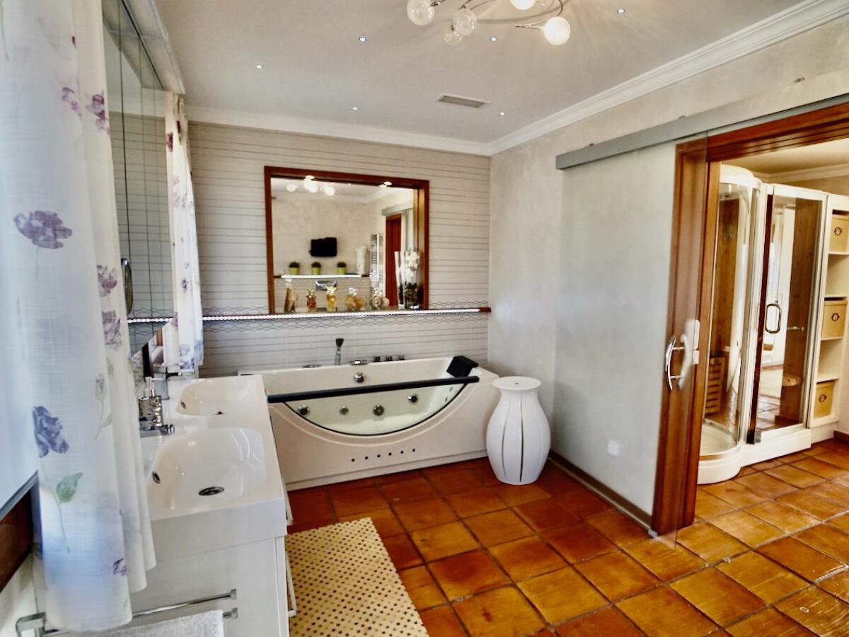Finca 5 Bedrooms for sale in Benissa