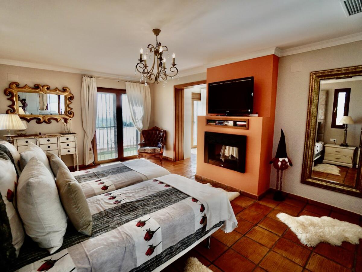 Finca 5 Bedrooms for sale in Benissa