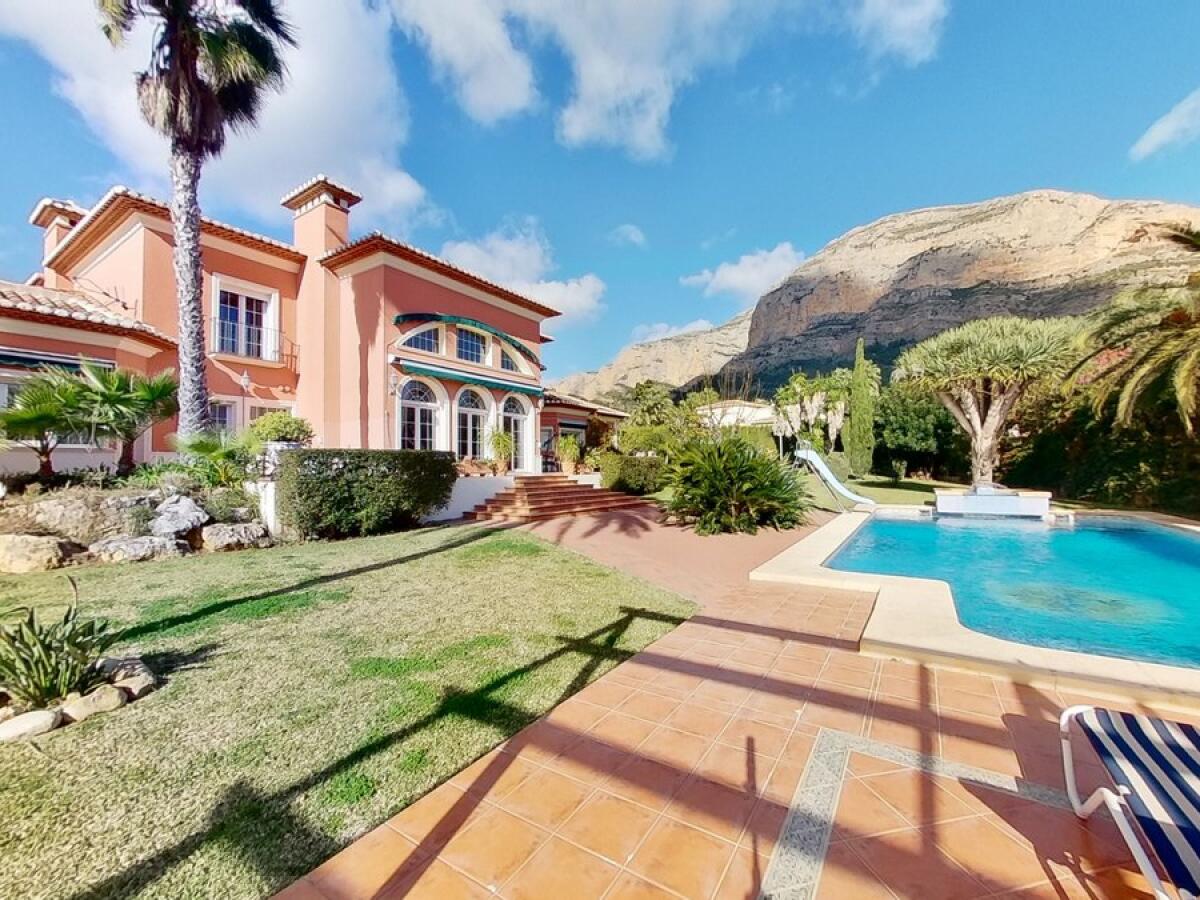 Villa 7 Bedrooms for sale in Javea