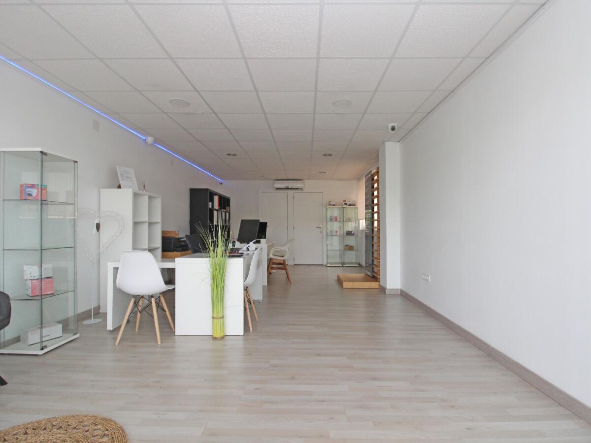 Commercial 1 Bedroom for sale in Moraira Paichi